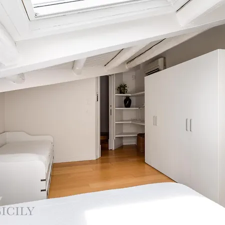 Elvi Penthouse By Domusicily Apartment Palermo